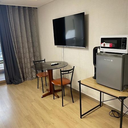 Spacious Luxury Condo W/ Kitchen Beside Hilton Clark D'Heights Angeles Exterior foto