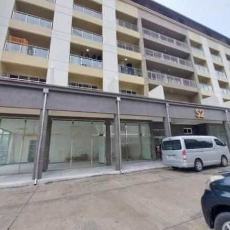 Spacious Luxury Condo W/ Kitchen Beside Hilton Clark D'Heights Angeles Exterior foto